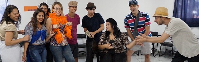 Foto 1 - Aulas e cursos de teatro e oratria para tmidos